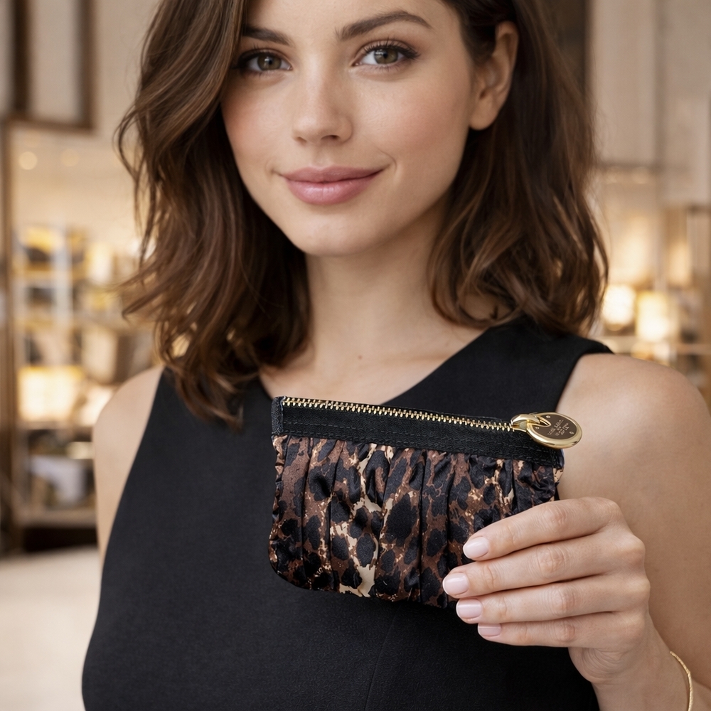 Henri Bendel Coin Pouch - Picture 2 of 13